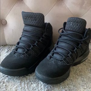 Boys  Jordan’s size 7